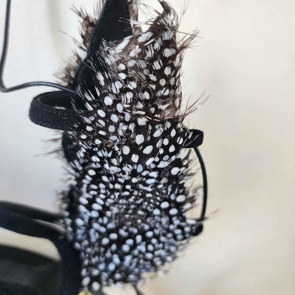 NEW Ferragamo trap sandals black suede and feathers - Picture 6 of 6
